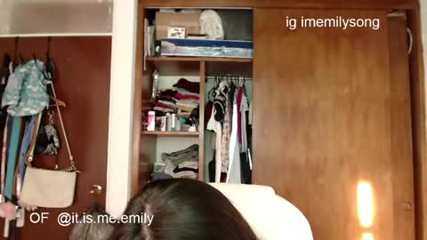 emily_pearl_ online show from May 16, 2026, 7:56 pm