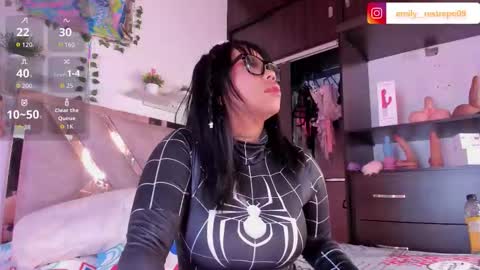 Snapshot of emily_restrepoo chatting on October 22, 2025, 6:13 am Emily online show from October 22, 2025, 6:13 am