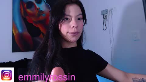 Snapshot of emily_rosinn chatting on November 10, 2025, 2:32 am Emily online show from November 10, 2025, 2:32 am