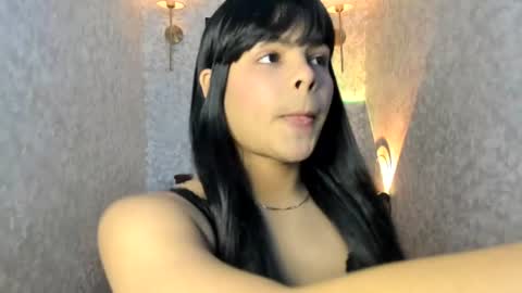 Snapshot of emily_rosue_ chatting on July 31, 2026, 2:33 am emily_rosue_ online show from July 31, 2026, 2:33 am