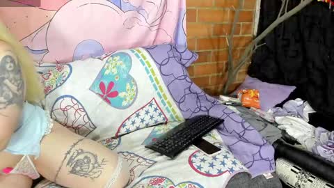 emily_salvatore online show from June 6, 2026, 1:54 am