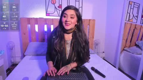 Emilly online show from May 4, 2026, 8:16 pm