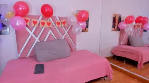 Snapshot of emily_sejmet chatting on February 15, 2026, 1:46 am SEJMET LOVE online show from February 15, 2026, 1:46 am