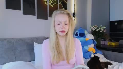 emily shepard online show from February 16, 2026, 5:14 am