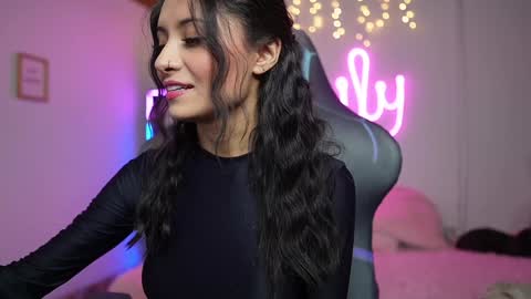 emily_smitt online show from January 17, 2025, 8:00 pm