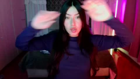 Snapshot of emily_swan_04 chatting on May 14, 2026, 1:45 am Emily Swan online show from May 14, 2026, 1:45 am