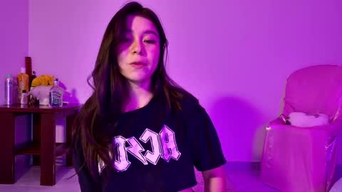 Snapshot of emily_sweet30 chatting on November 26, 2025, 10:33 pm Emily online show from November 26, 2025, 10:33 pm