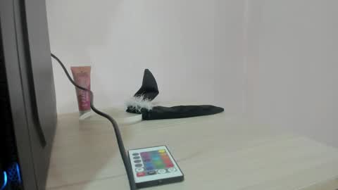 Emily online show from February 28, 2025, 12:09 pm