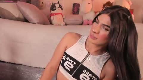 Snapshot of emily_vaughan chatting on June 15, 2026, 1:30 am Emily. online show from June 15, 2026, 1:30 am