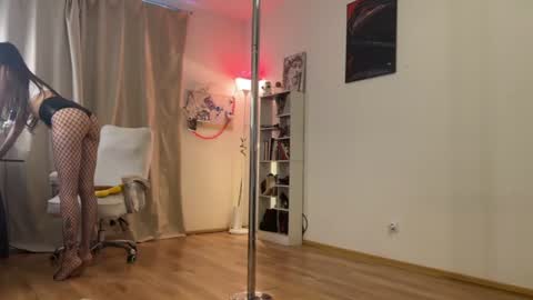 Snapshot of emily_w0w_ chatting on June 10, 2026, 3:00 pm Lia online show from June 10, 2026, 3:00 pm