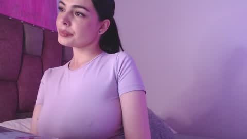 emily_w2 online show from July 14, 2026, 4:17 am
