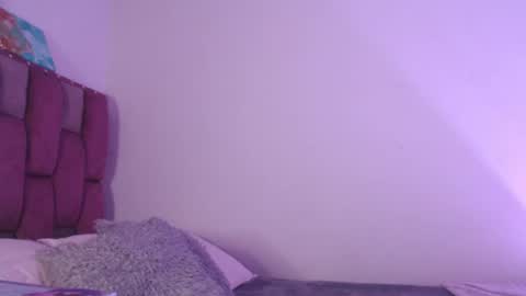 emily_w2 online show from July 27, 2026, 3:02 am