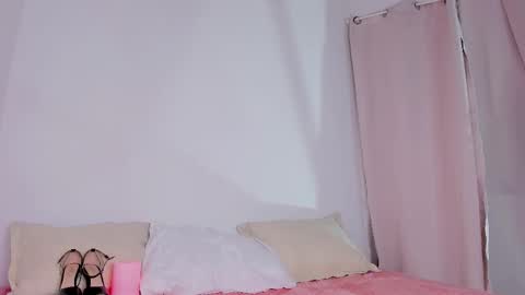 emily_walker4 online show from March 26, 2026, 3:12 am