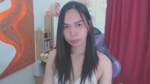 emily_xo143 online show from April 30, 2026, 8:31 am