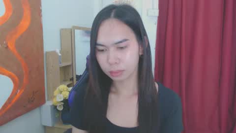 emily_xo143 online show from May 5, 2026, 11:18 am