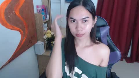 emily_xo143 online show from June 4, 2026, 7:31 pm