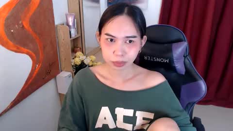 emily_xo143 online show from June 11, 2026, 11:41 am