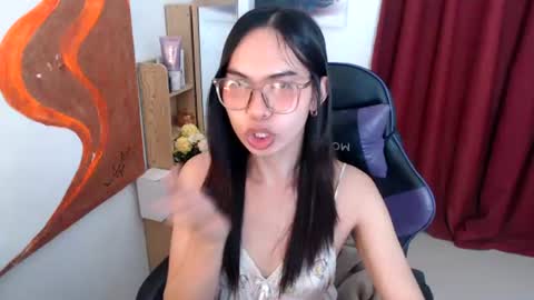 emily_xo143 online show from June 12, 2026, 12:09 am