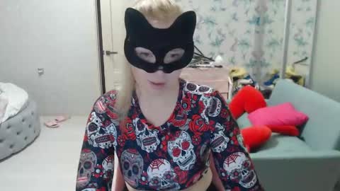 Snapshot of emily_york18 chatting on May 15, 2026, 6:37 pm Emily online show from May 15, 2026, 6:37 pm