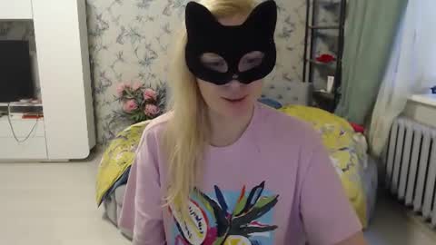 Snapshot of emily_york18 chatting on July 21, 2026, 4:42 pm Emily online show from July 21, 2026, 4:42 pm