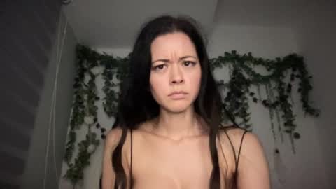 Snapshot of emilyalexa chatting on June 5, 2026, 12:33 pm Emily Alexa online show from June 5, 2026, 12:33 pm