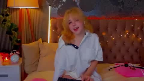 Baby Emelli online show from January 19, 2026, 6:50 am