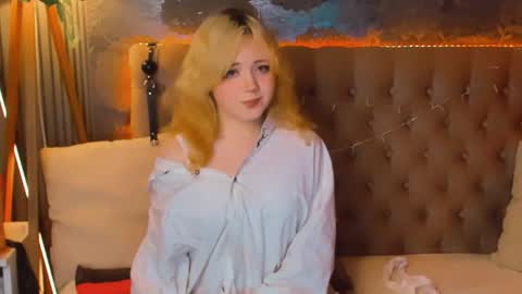 Snapshot of emilyangels chatting on May 7, 2026, 6:08 am Baby Emelli online show from May 7, 2026, 6:08 am