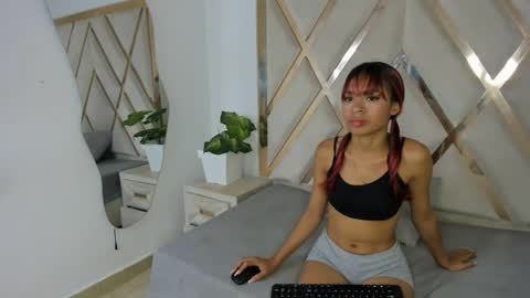 emilyasm online show from November 25, 2025, 10:10 pm