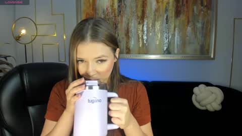 Snapshot of emilycarterr_ chatting on June 5, 2026, 10:43 am Emily Carter online show from June 5, 2026, 10:43 am