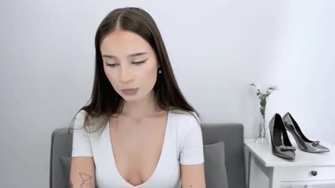 EmilyCharming online show from January 14, 2026, 9:20 pm