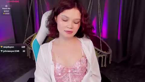 Snapshot of emilychaves chatting on July 28, 2026, 11:17 am Emilyhaves online show from July 28, 2026, 11:17 am
