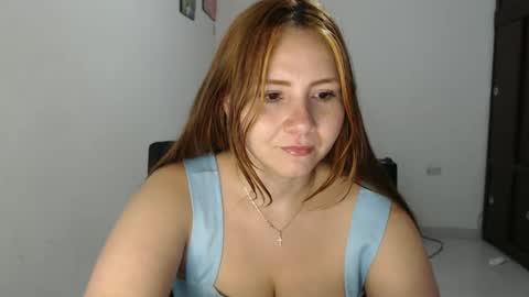 Snapshot of emilycute_18 chatting on January 2, 2025, 8:02 pm emily online show from January 2, 2025, 8:02 pm