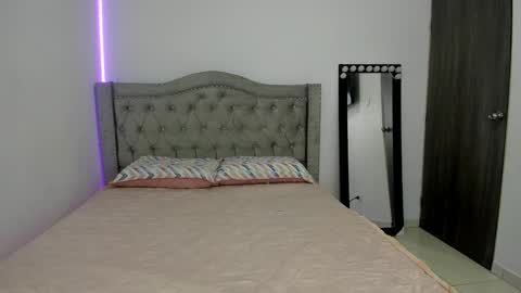 Camila online show from January 7, 2025, 6:05 am