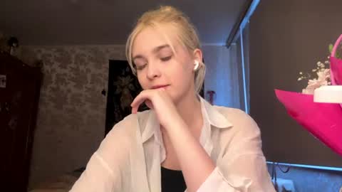 Snapshot of emilydelsol chatting on July 6, 2026, 11:18 am Anetta Anna online show from July 6, 2026, 11:18 am