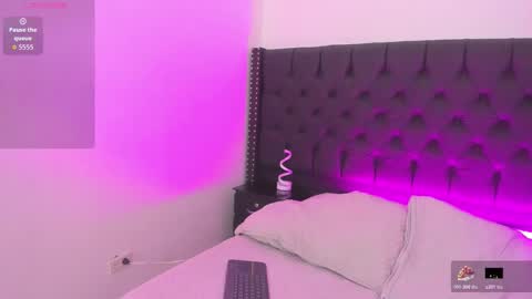 Snapshot of emilyevanss1_ chatting on November 20, 2025, 4:56 am Emily online show from November 20, 2025, 4:56 am