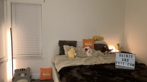 emilyfawn online show from July 5, 2026, 6:09 am