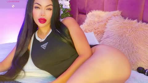 Snapshot of emilyflame chatting on May 26, 2026, 9:22 pm Emily Flame online show from May 26, 2026, 9:22 pm