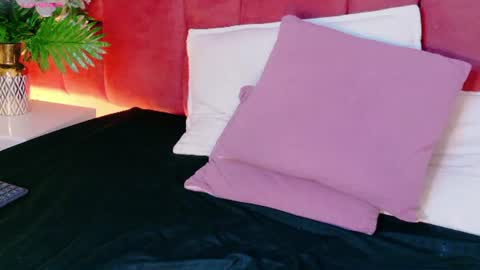 Snapshot of emilyflame chatting on July 27, 2026, 8:38 pm Emily Flame online show from July 27, 2026, 8:38 pm