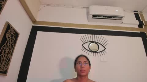 Snapshot of emilygomezz chatting on May 8, 2026, 11:37 am Emily online show from May 8, 2026, 11:37 am