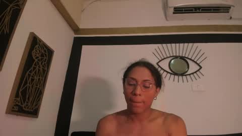 Snapshot of emilygomezz chatting on May 22, 2026, 11:27 am Emily online show from May 22, 2026, 11:27 am
