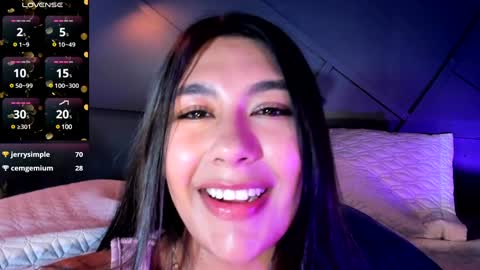 Snapshot of emilyh_ chatting on December 17, 2024, 5:04 pm Emily online show from December 17, 2024, 5:04 pm