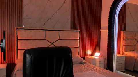 Emily Hendrix online show from January 10, 2026, 7:59 pm