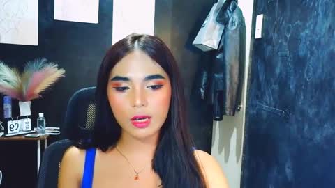 Snapshot of emilyhotasian chatting on April 10, 2026, 9:25 am emilyhotasian online show from April 10, 2026, 9:25 am