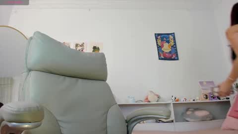 first stream May 5  ig  online show from November 3, 2025, 1:19 am