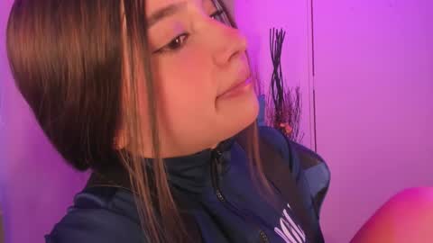 Snapshot of emilykarterr chatting on December 20, 2024, 4:04 pm VALEEEN online show from December 20, 2024, 4:04 pm