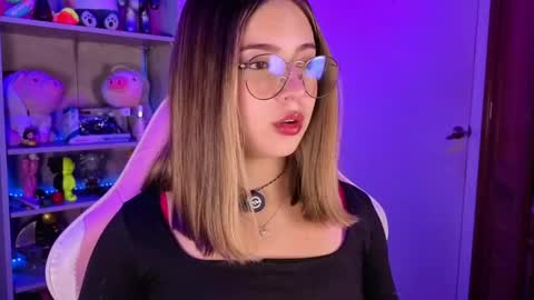 Snapshot of emilykarterr chatting on May 14, 2026, 2:46 pm VALEEEN online show from May 14, 2026, 2:46 pm