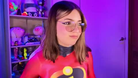 Snapshot of emilykarterr chatting on May 15, 2026, 3:30 pm VALEEEN online show from May 15, 2026, 3:30 pm