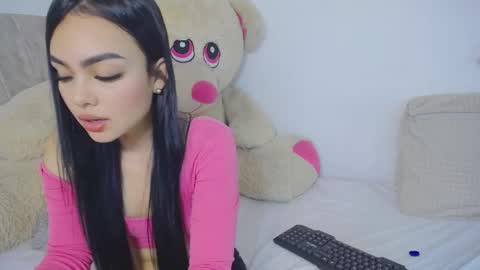 Snapshot of emilylittle___ chatting on November 7, 2025, 1:44 pm EMI online show from November 7, 2025, 1:44 pm