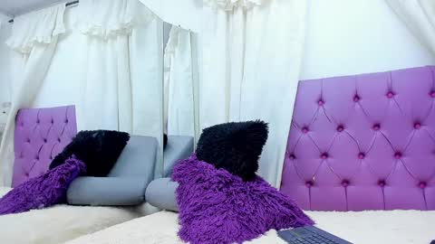 Snapshot of emilymadrid chatting on December 29, 2024, 5:31 am Emily online show from December 29, 2024, 5:31 am