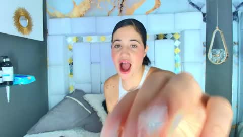 Snapshot of emilymadrid chatting on October 1, 2025, 5:46 am Emily online show from October 1, 2025, 5:46 am